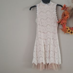 A white lace dress